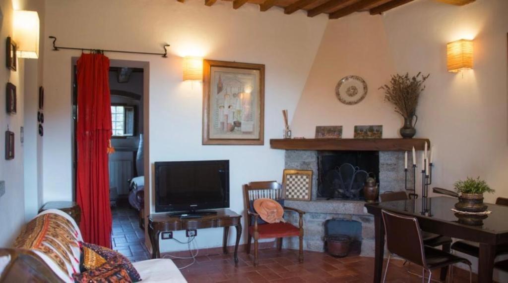 Antico Casale Il Fiorentino Montenero  Exterior foto